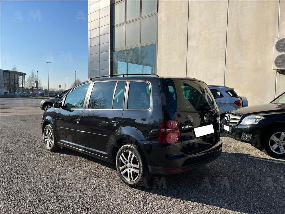 Volkswagen Touran TDI 105CV DSG Trendline  del 2007 usata a Villorba (4)