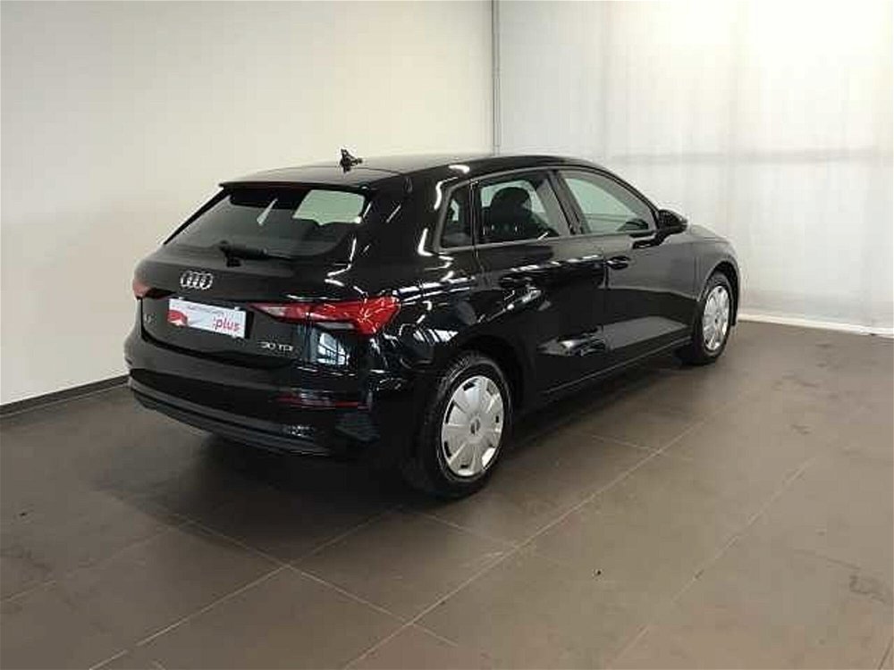 Audi A3 Sportback 30 TDI Business  del 2021 usata a Lucca (2)