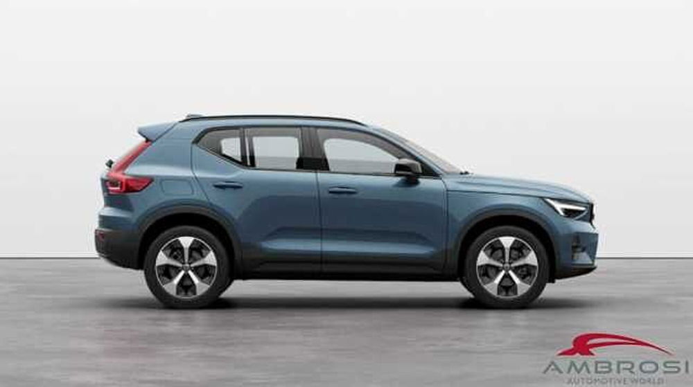 Volvo XC40 nuova a Viterbo (2)