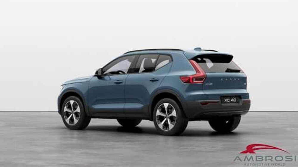 Volvo XC40 nuova a Viterbo (3)