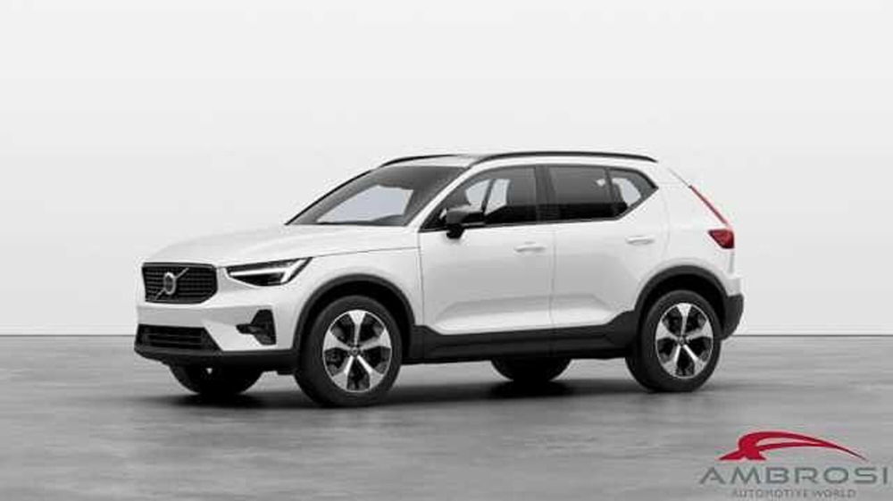 Volvo XC40 nuova a Viterbo