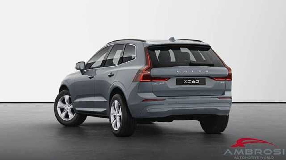 Volvo XC60 B4 automatico Core  nuova a Viterbo (3)