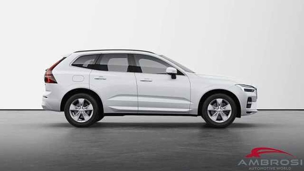 Volvo XC60 B4 automatico Core  nuova a Viterbo (2)