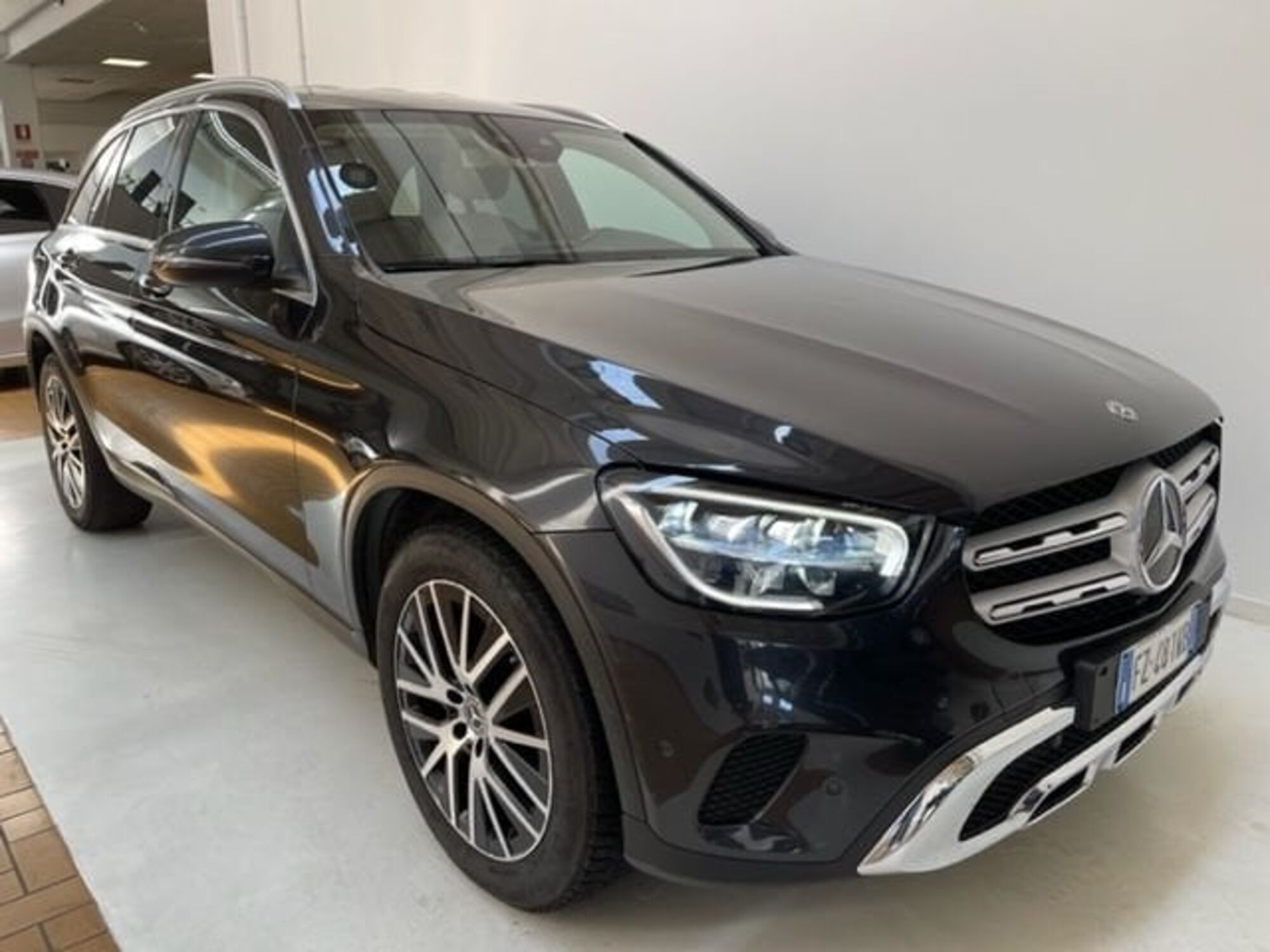 Mercedes-Benz GLC SUV 220 d 4Matic Sport  del 2020 usata a Rende