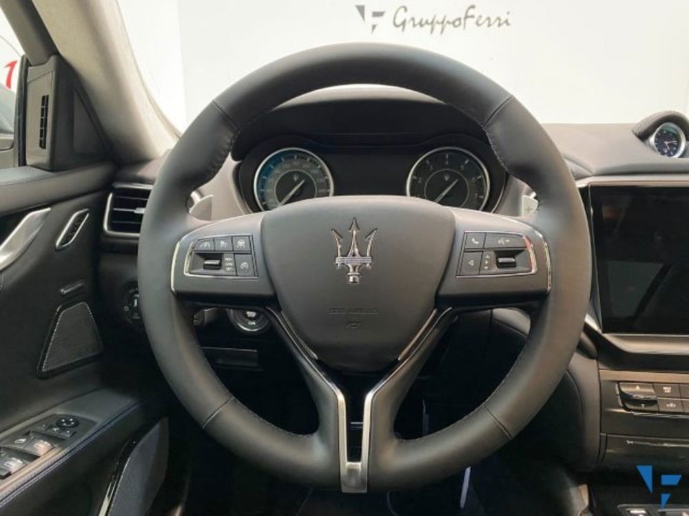 Maserati Ghibli usata a Udine (11)