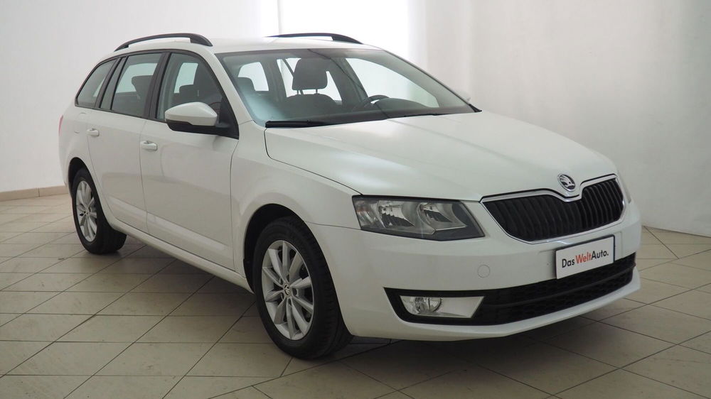 Skoda Octavia Station Wagon 1.6 TDI CR 110 CV Wagon Executive del 2017 usata a Torino