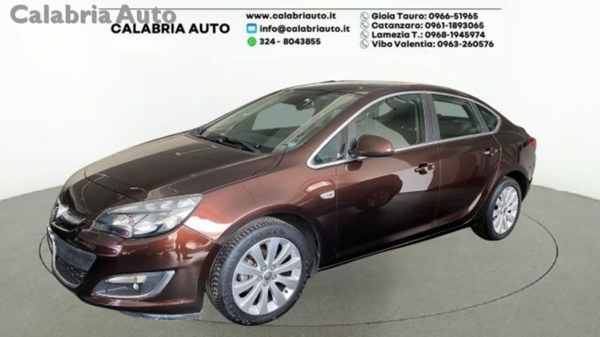 Opel Astra 1.4 Turbo 140CV 4 porte GPL Tech Cosmo  del 2015 usata a Gioia Tauro