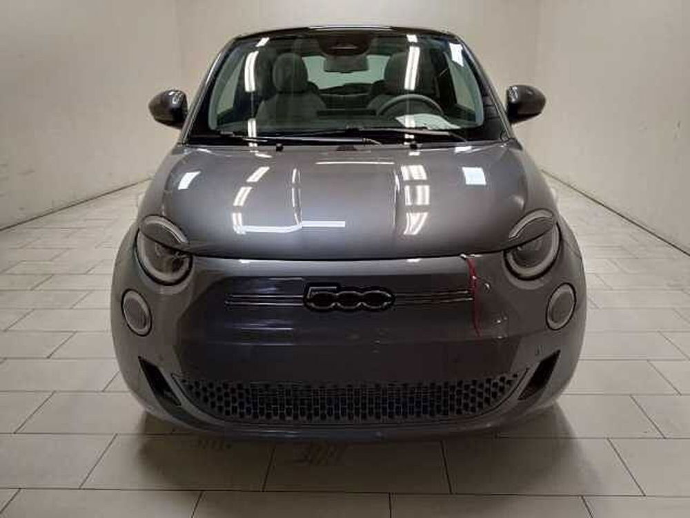 Fiat 500e nuova a Cuneo (2)