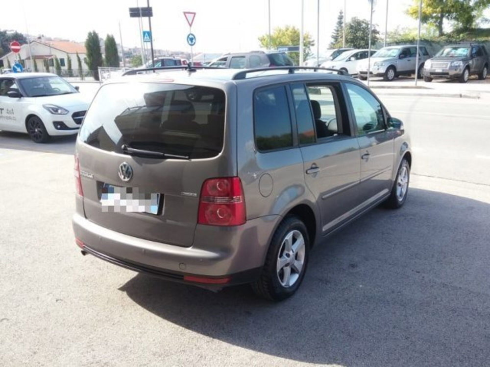 Volkswagen Touran Trendline Ecofuel  del 2009 usata a Macerata (3)