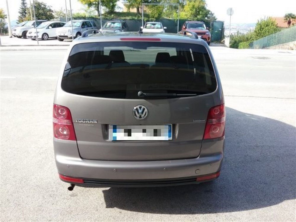 Volkswagen Touran Trendline Ecofuel  del 2009 usata a Macerata (4)