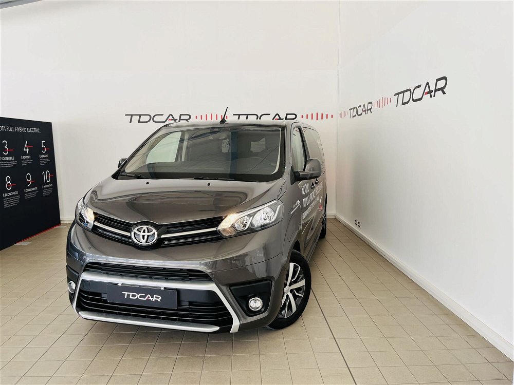 Toyota Proace Verso Verso Electric 75 kWh L1 Medium D Executive nuova a Ragusa