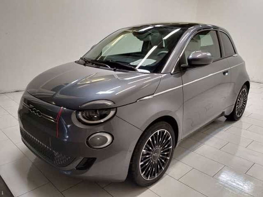 Fiat 500e nuova a Cuneo