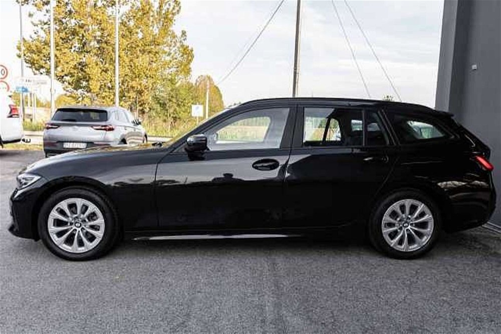 BMW Serie 3 Touring 320d xDrive  Business Advantage  del 2020 usata a Silea (3)