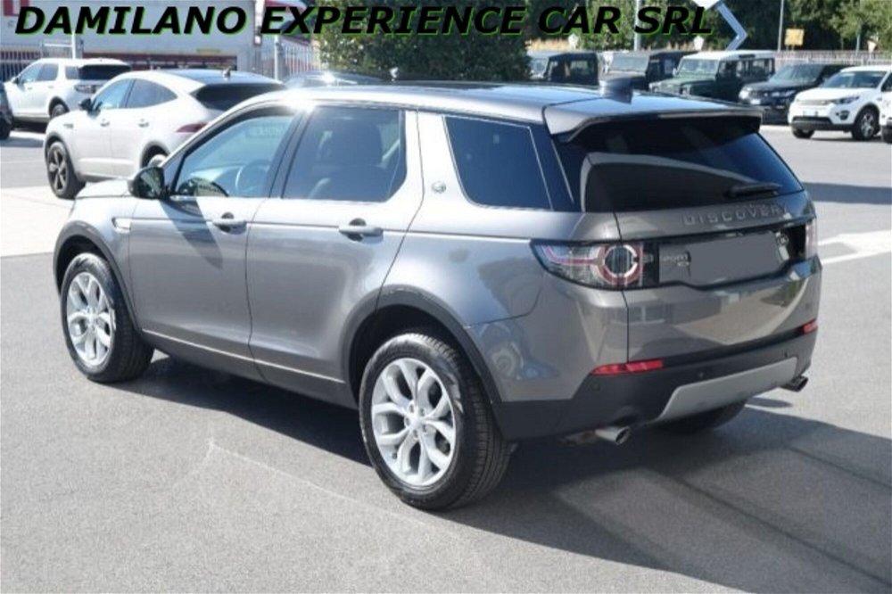 Land Rover Discovery Sport 2.0 TD4 180 CV HSE  del 2018 usata a Cuneo (3)