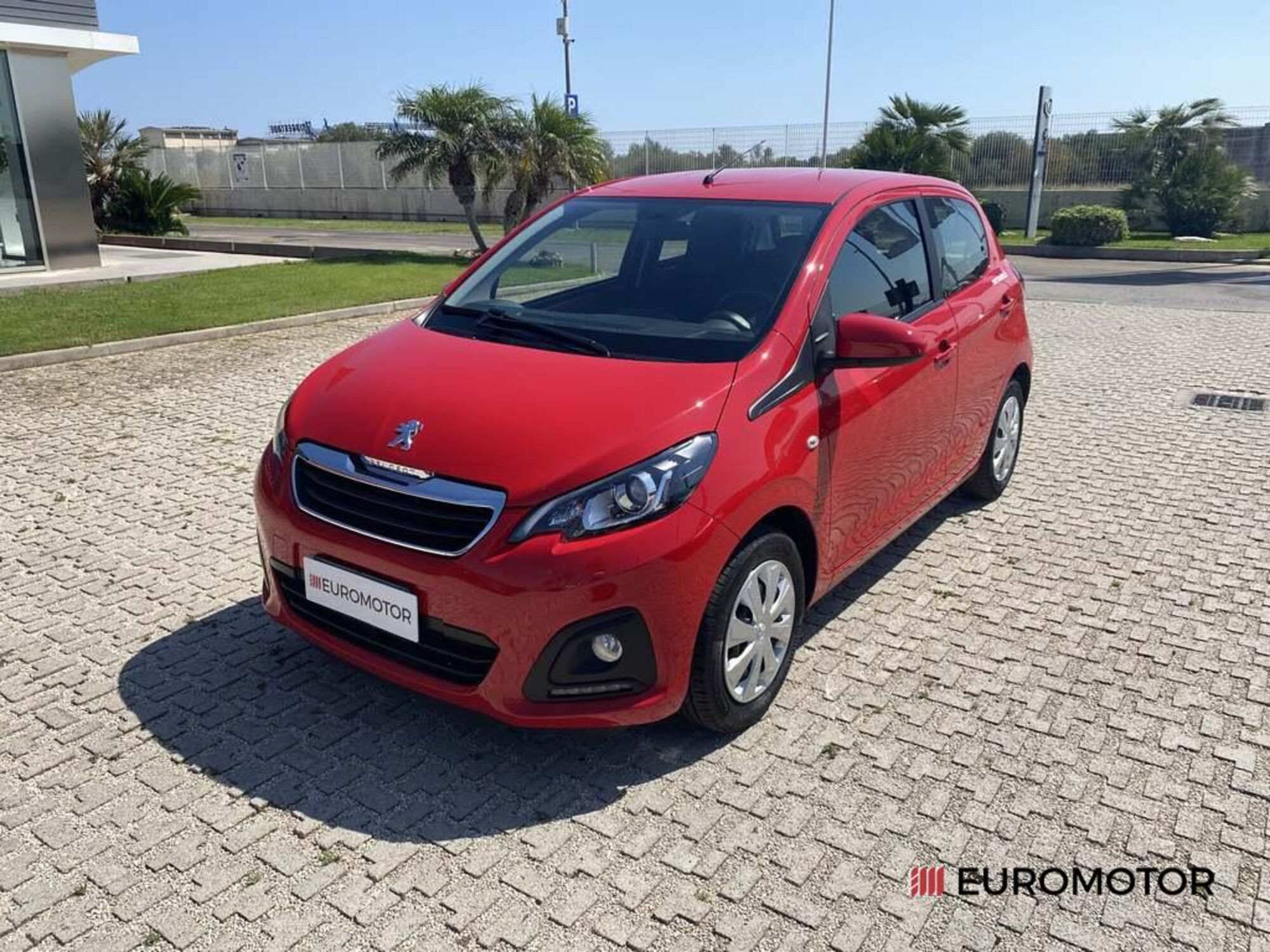 Peugeot 108 72 5 porte Active del 2021 usata a Modugno