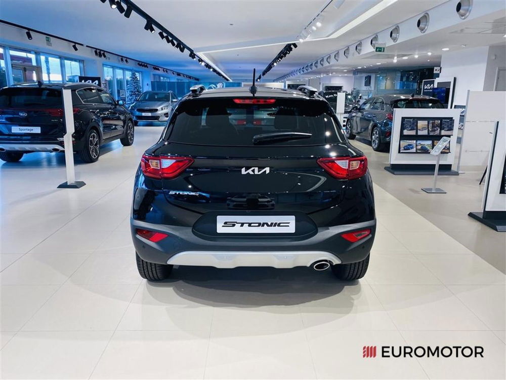 Kia Stonic nuova a Bari (6)