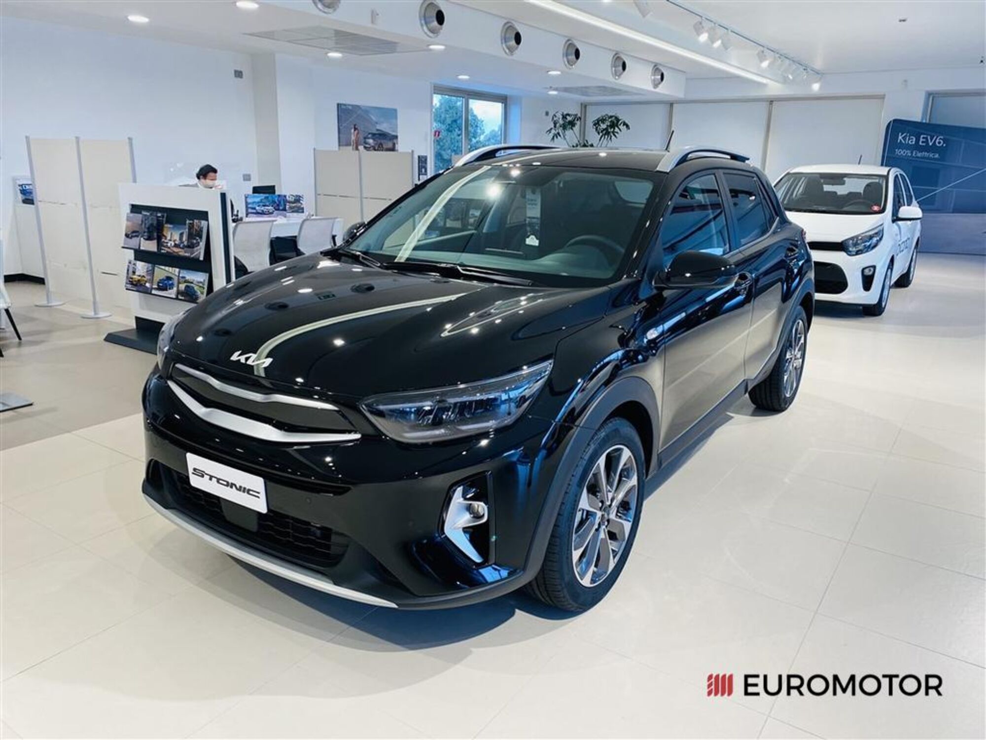 Kia Stonic 1.0 T-GDi 100 CV MHEV iMT Style  nuova a Modugno