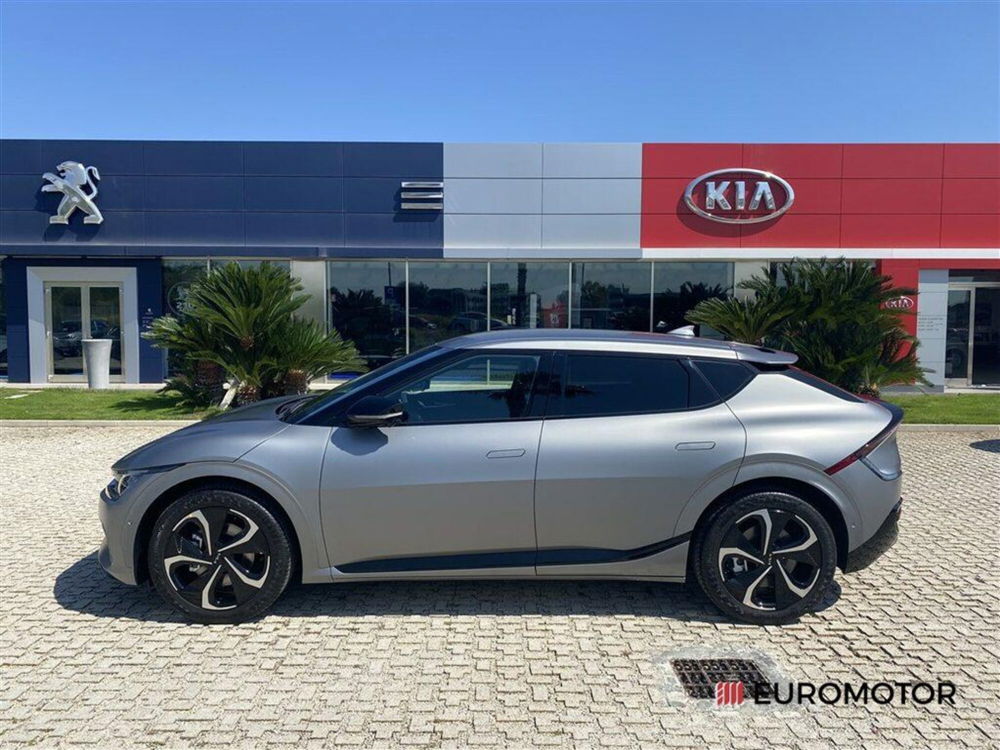 Kia EV6 nuova a Bari (8)