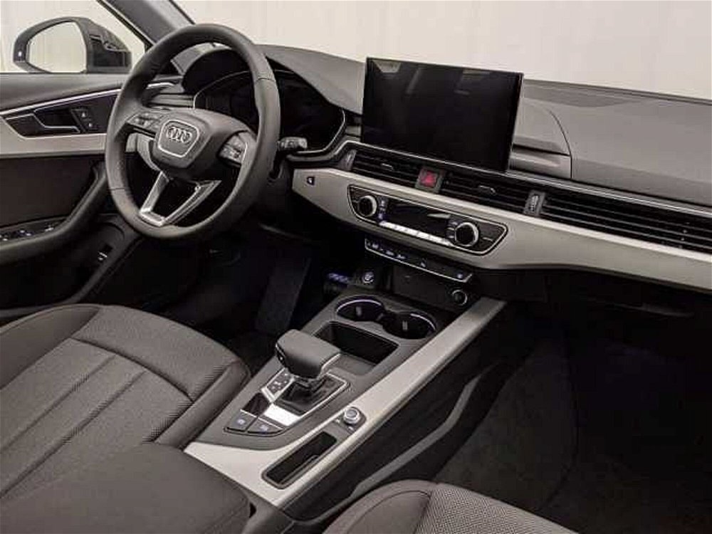 Audi A4 30 TDI S tronic del 2022 usata a Pesaro (3)