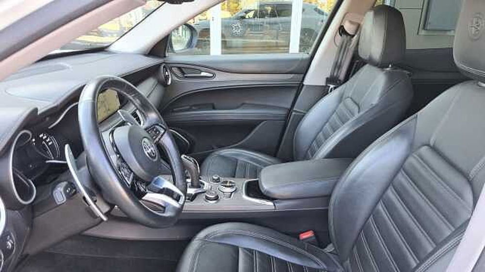 Alfa Romeo Stelvio usata a Ancona (10)