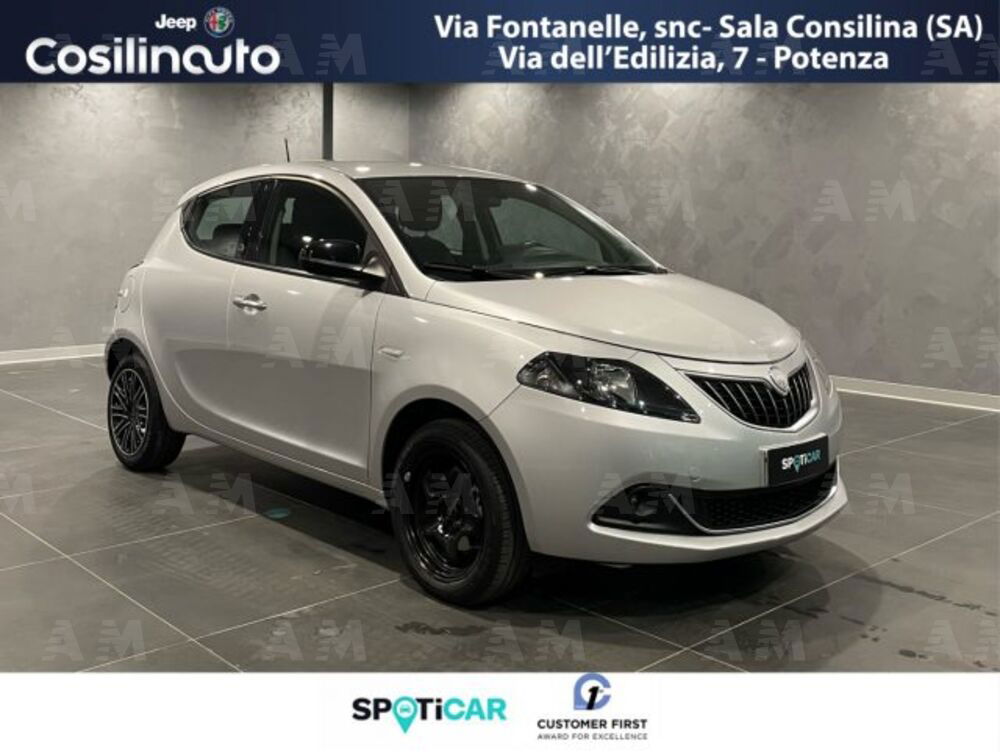 Lancia Ypsilon usata a Salerno (2)