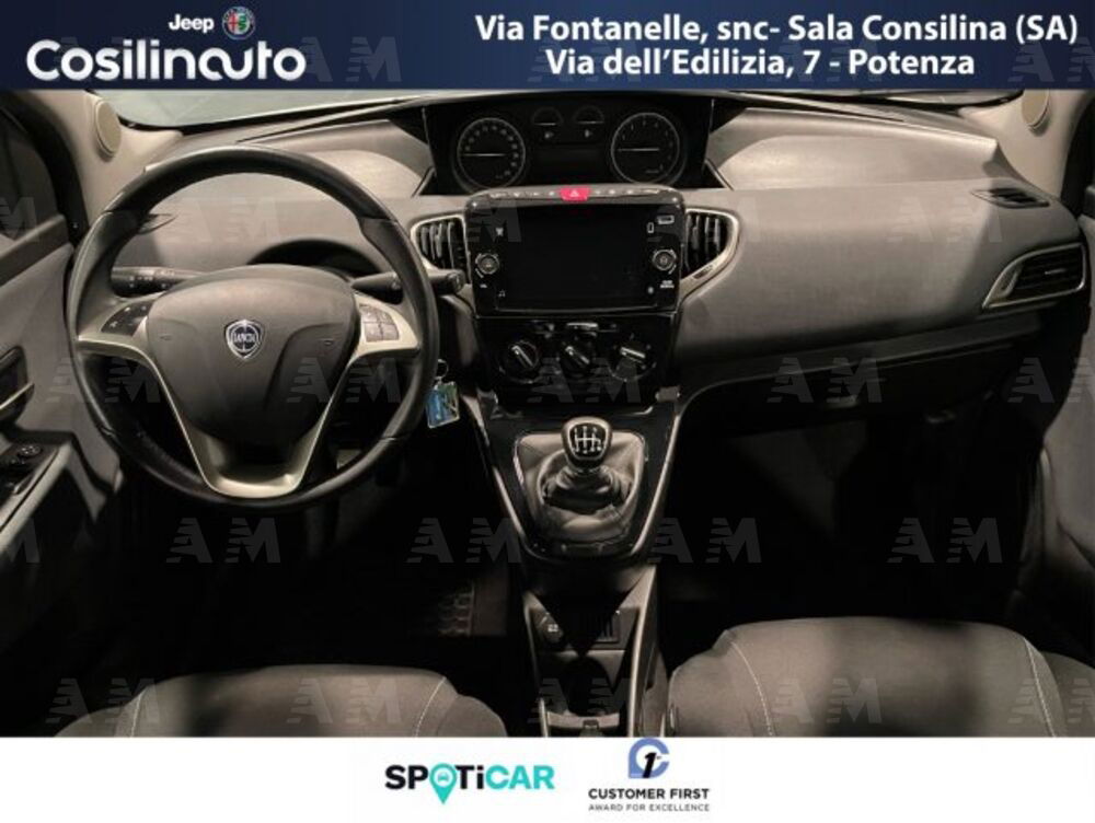 Lancia Ypsilon usata a Salerno (9)