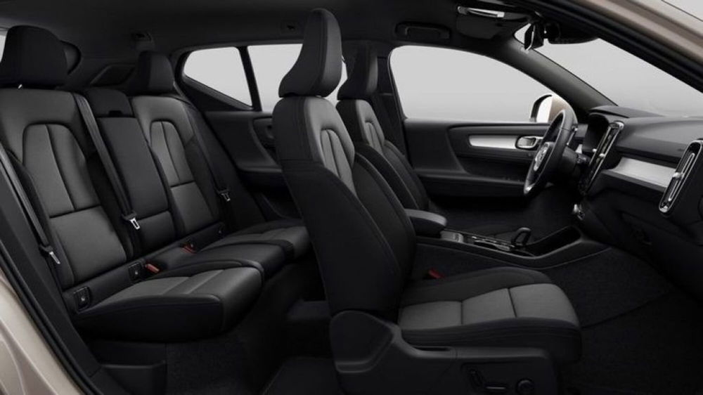 Volvo XC40 nuova a Como (9)