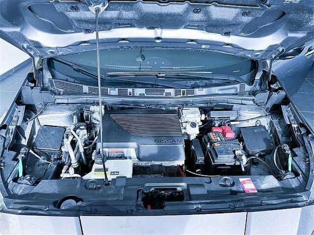 Nissan Leaf N-Connecta 40 kWh  del 2019 usata a Rende (3)