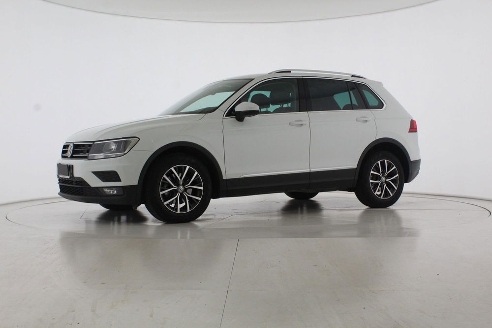 Volkswagen Tiguan 1.6 TDI SCR Business BlueMotion Technology  del 2018 usata a Bastia Umbra (4)