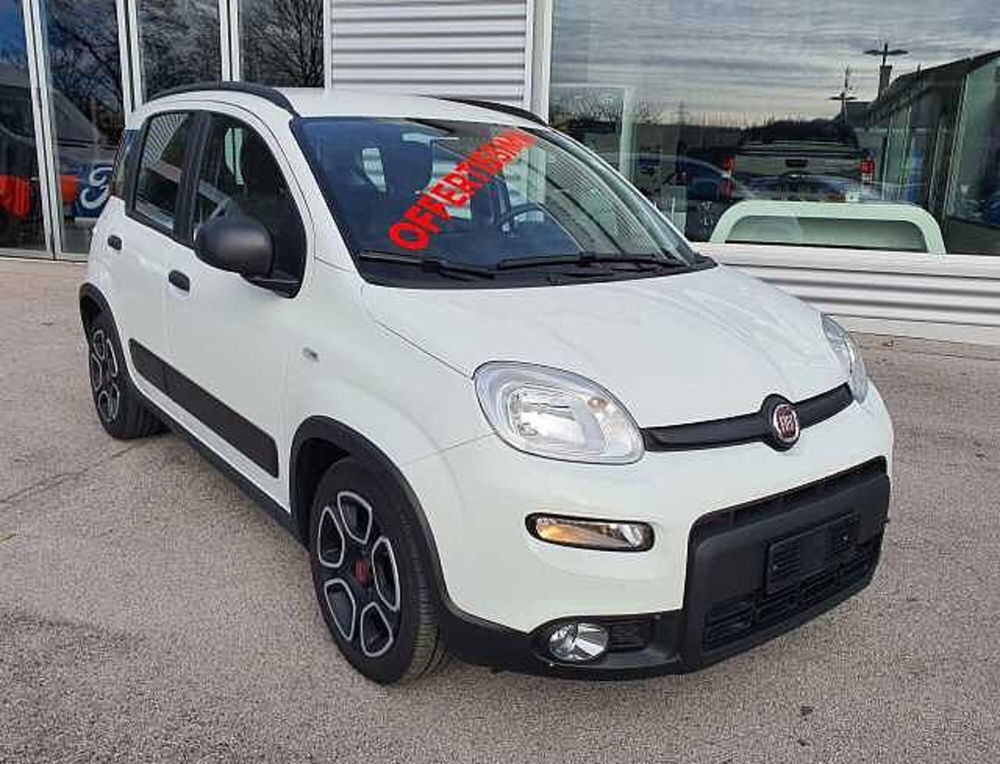 Fiat Panda 1.0 FireFly S&S Hybrid City Cross  del 2022 usata a Castelfranco Veneto (2)