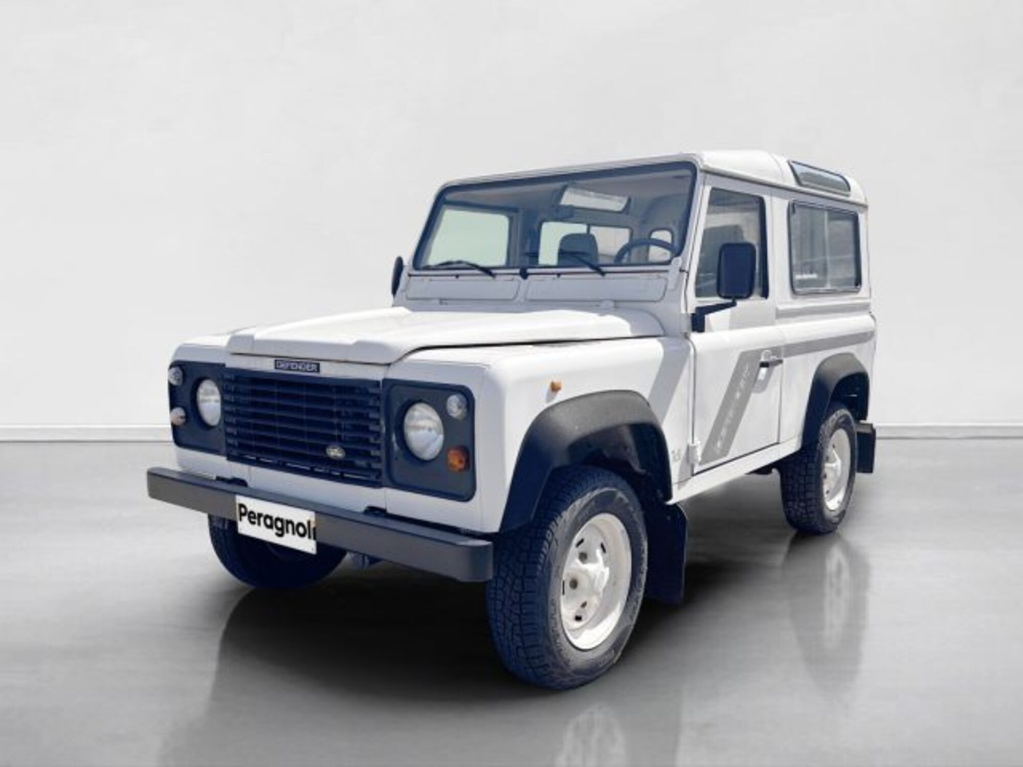 Land Rover Defender 90 2.5 Tdi Hard-top  del 1996 usata a Monteriggioni