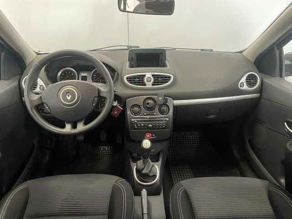 Renault Clio usata a Napoli (9)