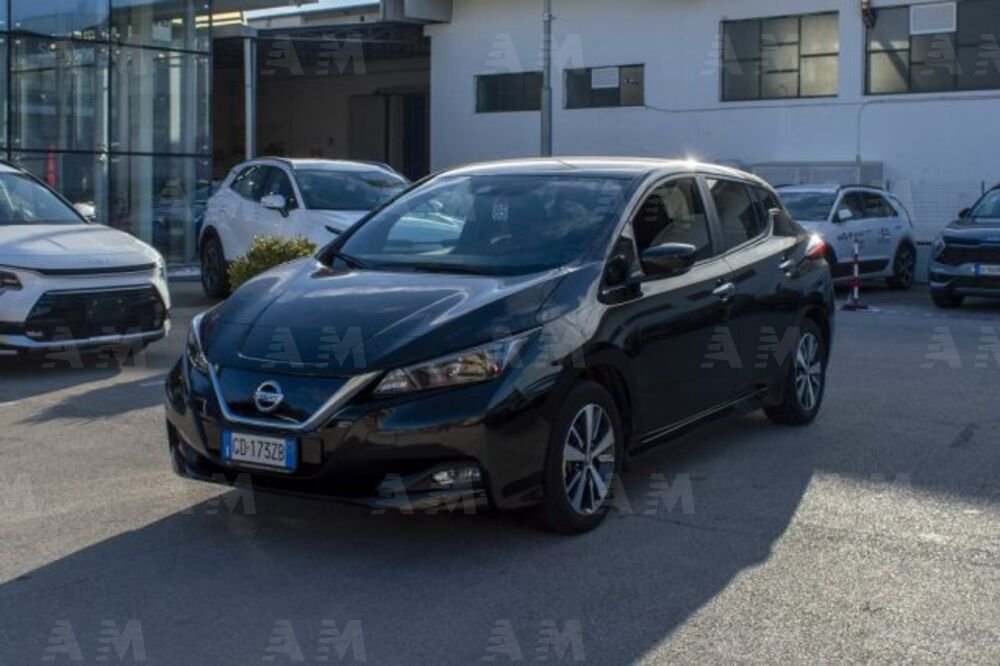 Nissan Leaf Acenta 40 kWh  del 2020 usata a Fondi (3)