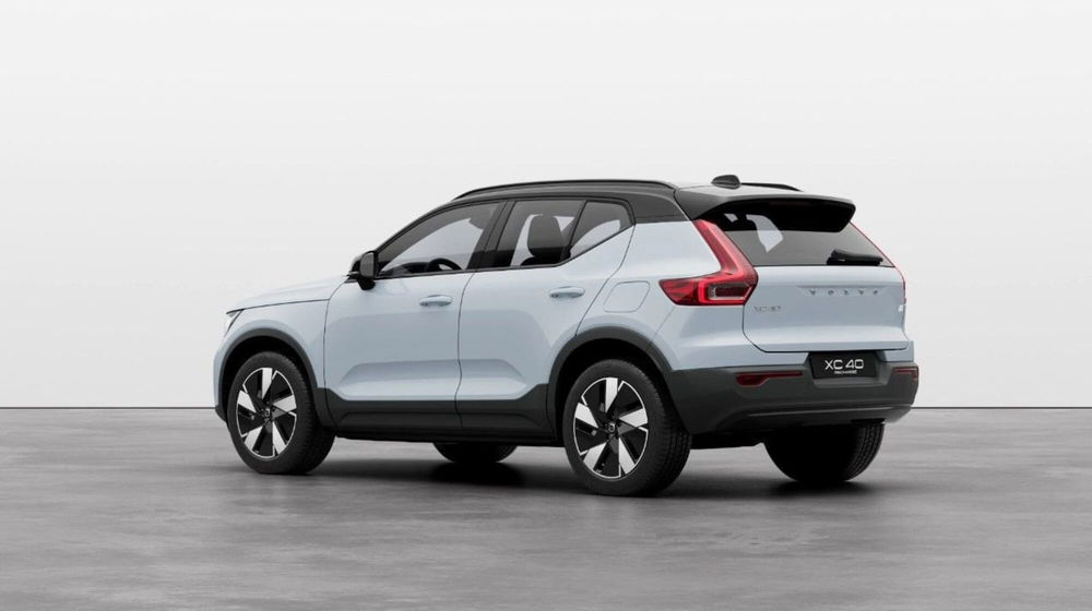 Volvo XC40 Recharge Pure Elect. Single Motor Exten. Range RWD Plus nuova a Como (2)