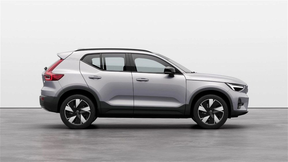 Volvo XC40 Recharge Pure Electric Twin Motor AWD Ultimate  nuova a Como (2)