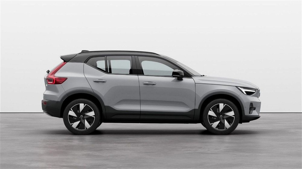 Volvo XC40 Recharge Pure Electric Twin Motor AWD Ultimate  nuova a Como (2)
