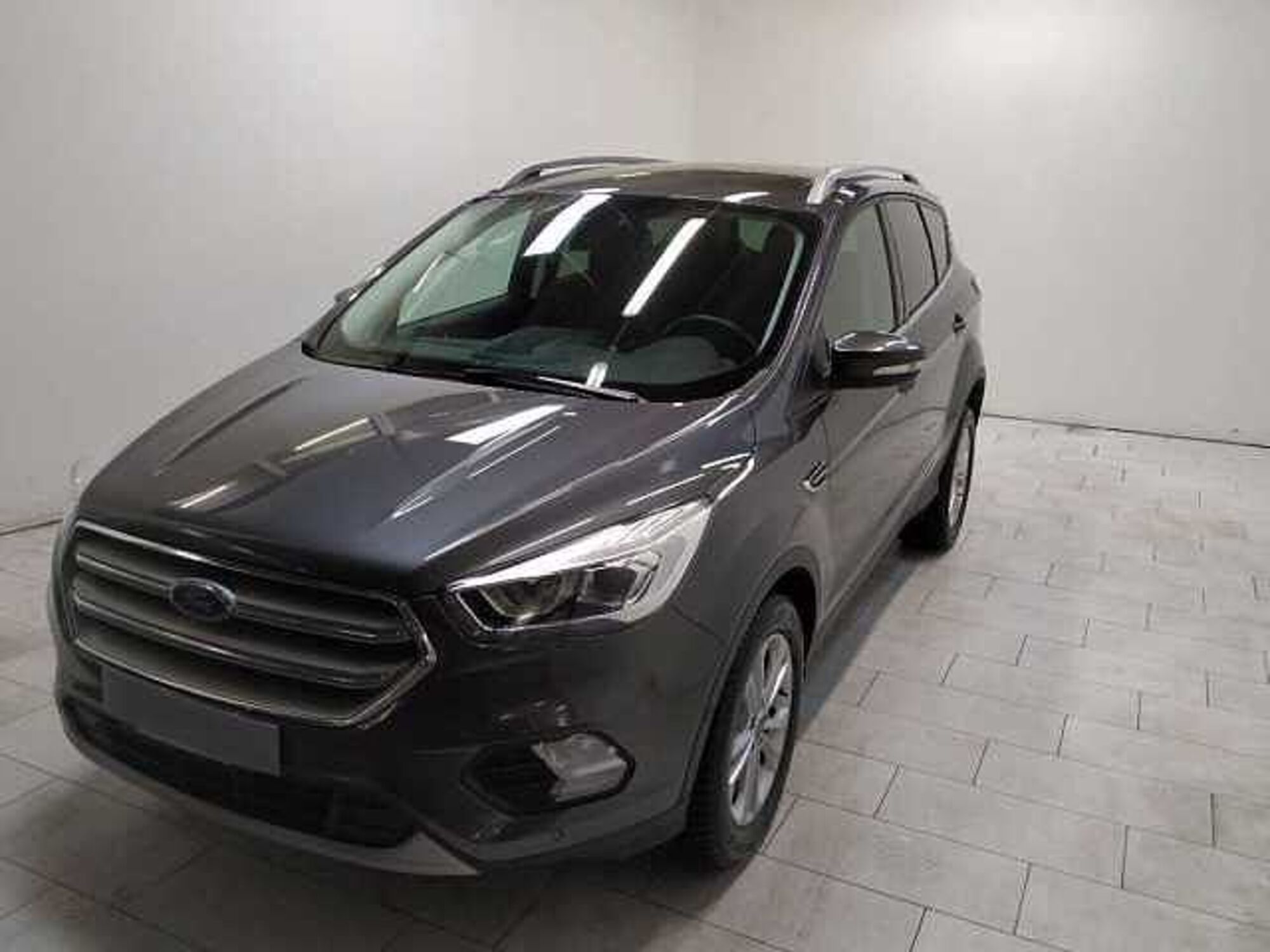 Ford Kuga 1.5 TDCI 120 CV S&amp;S 2WD Powershift Edition  del 2019 usata a Cuneo