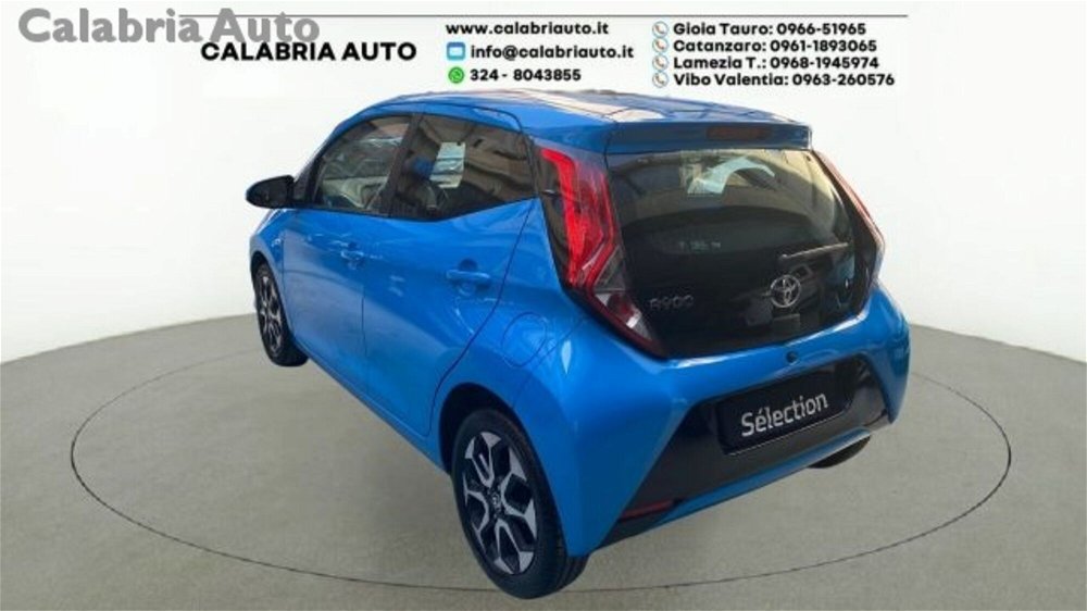 Toyota Aygo 1.0 VVT-i 72 CV 5 porte x-fun  del 2019 usata a Gioia Tauro (3)