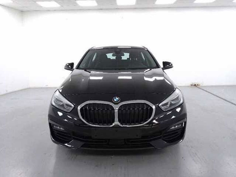 BMW Serie 1 118i Business Advantage 136cv auto del 2022 usata a Cuneo (2)