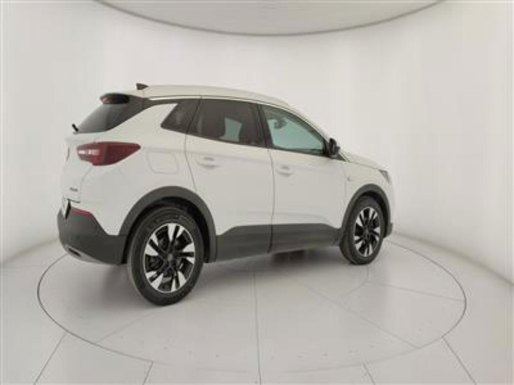 Opel Grandland X usata a Bari (8)