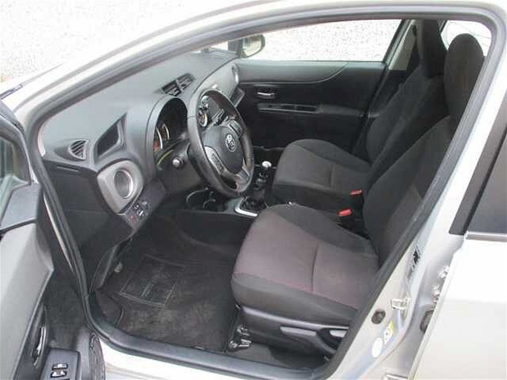 Toyota Yaris 1.D-4D 5 porte Active  del 2013 usata a Bracciano (5)