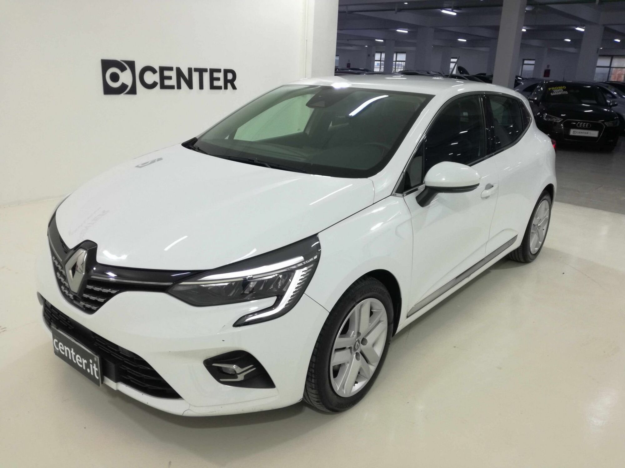 Renault Clio Full Hybrid E-Tech 140 CV 5 porte Intens  del 2021 usata a Salerno