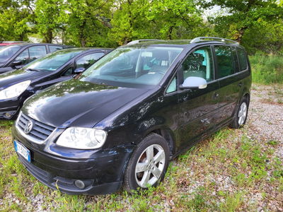 Volkswagen Touran TDI 105CV Highline  del 2005 usata a Terranuova Bracciolini