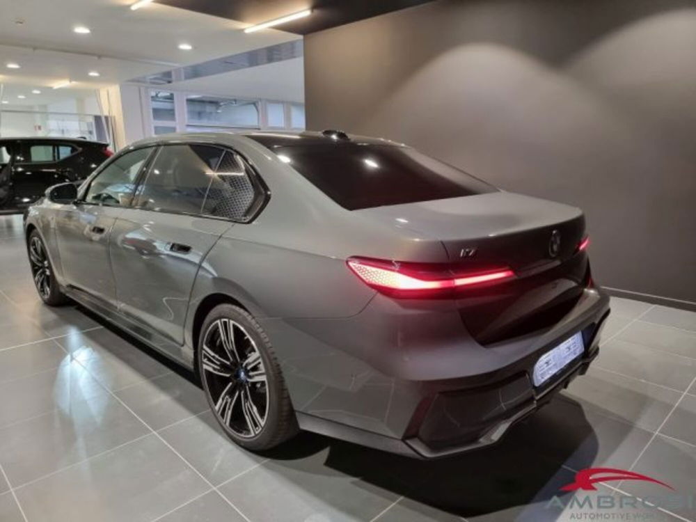 BMW i7 nuova a Perugia (3)