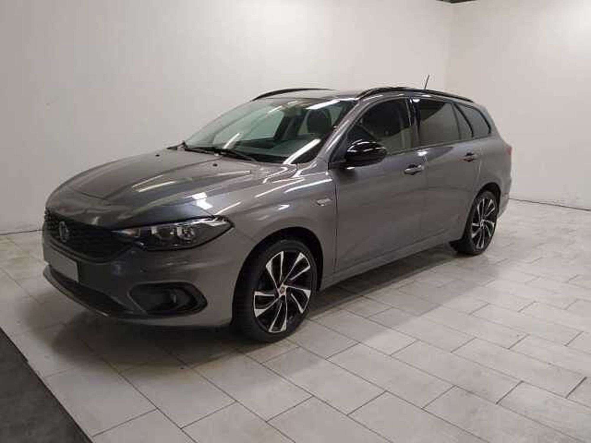 Fiat Tipo Station Wagon Tipo 1.6 Mjt S&amp;S SW S-Design  del 2019 usata a Cuneo