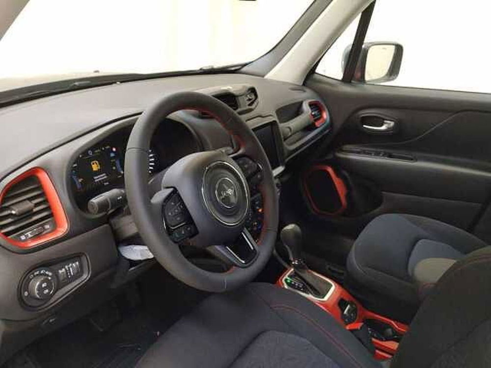 Jeep Renegade nuova a Cuneo (15)