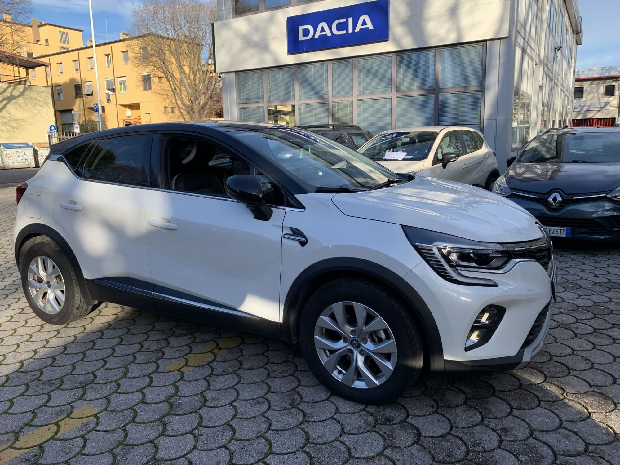 Renault Captur Plug-in Hybrid E-Tech 160 CV Intens  del 2021 usata a Firenze