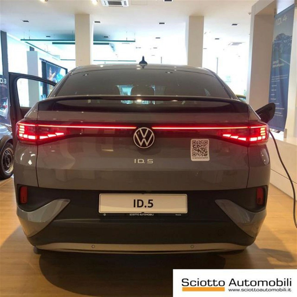 Volkswagen ID.5 Pro Performance nuova a Messina (3)