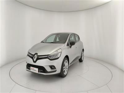 Renault Clio TCe 12V 90 CV 5 porte Moschino Zen del 2019 usata a Bari