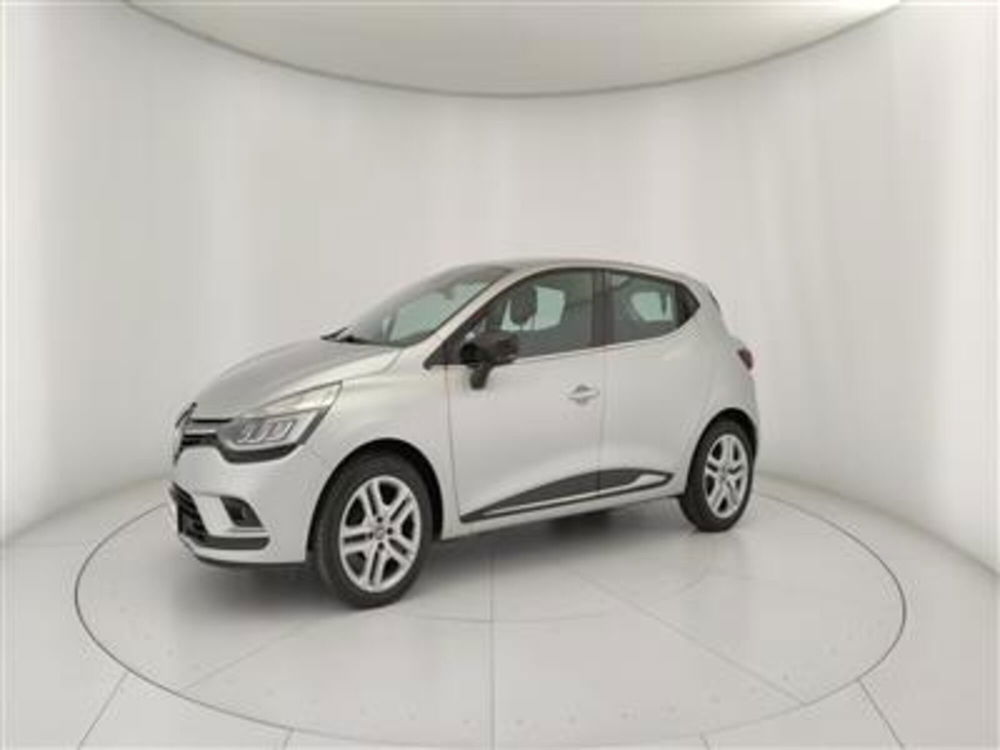 Renault Clio TCe 12V 90 CV 5 porte Moschino Zen del 2019 usata a Bari (2)